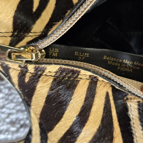 Sam Edelman Fiora Zebra Print Black Tan Genuine Cow Hair Booties Inner Zippers - Picture 11 of 12